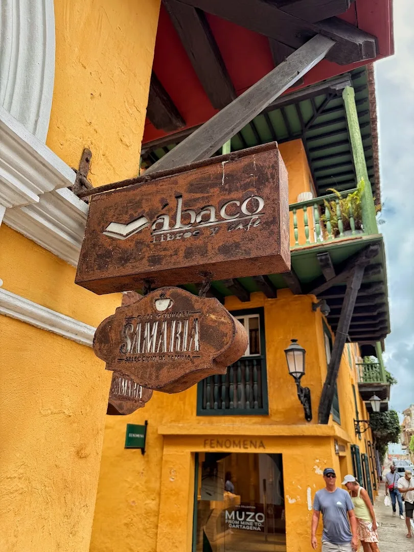 Ábaco Libros y Café