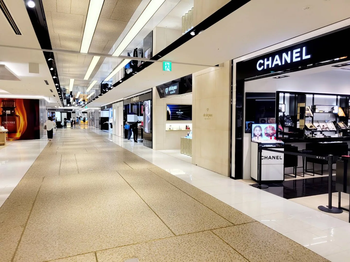 GINZA SIX