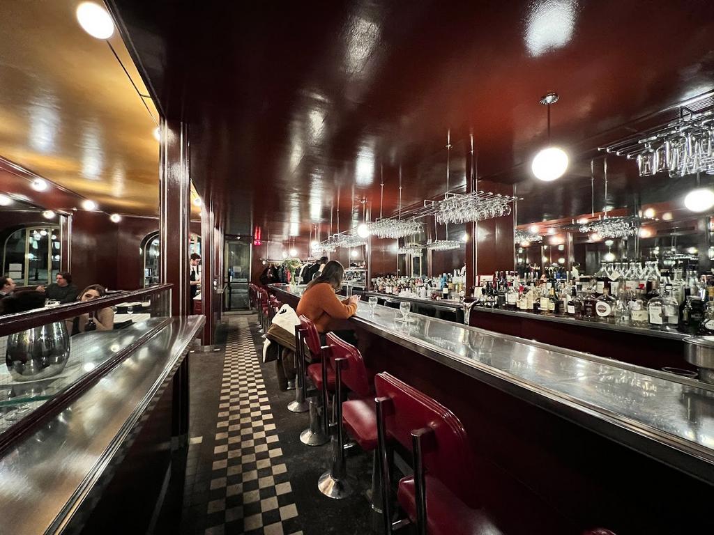 L'ExpressMontrealCanada