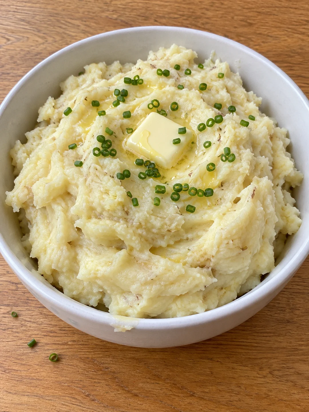Crockpot Mashed Potatoes with Garlic, Butter and Sour Cream